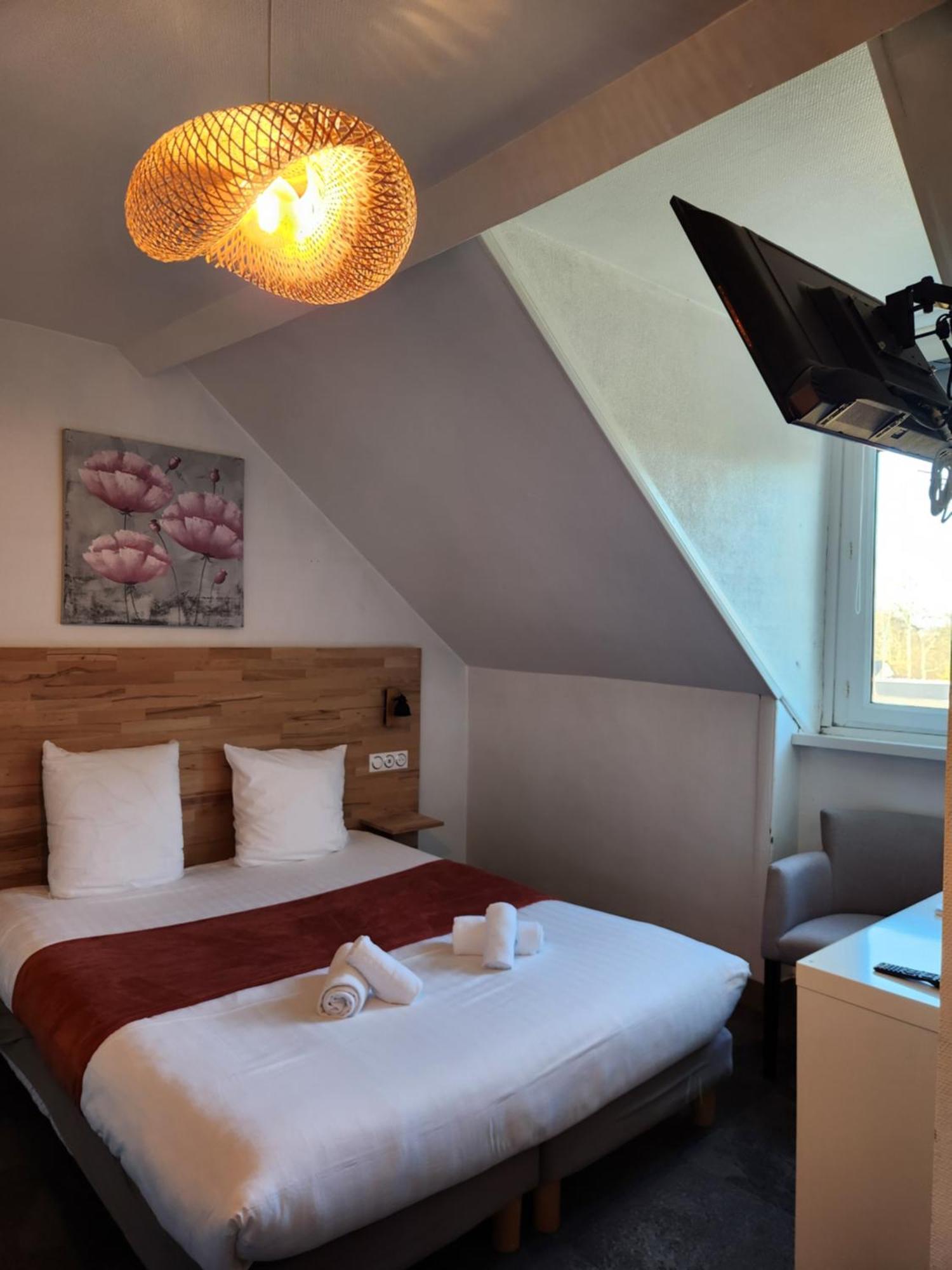 Le Petit Montmartre Hotel Dinard Exterior photo